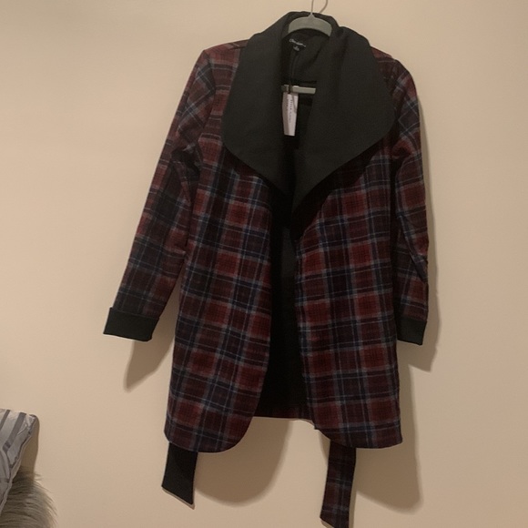 🔴⚫️BLACK BURGUNDY CHECKERED TRENCH JACKET⚫️🔴 - Picture 7 of 10